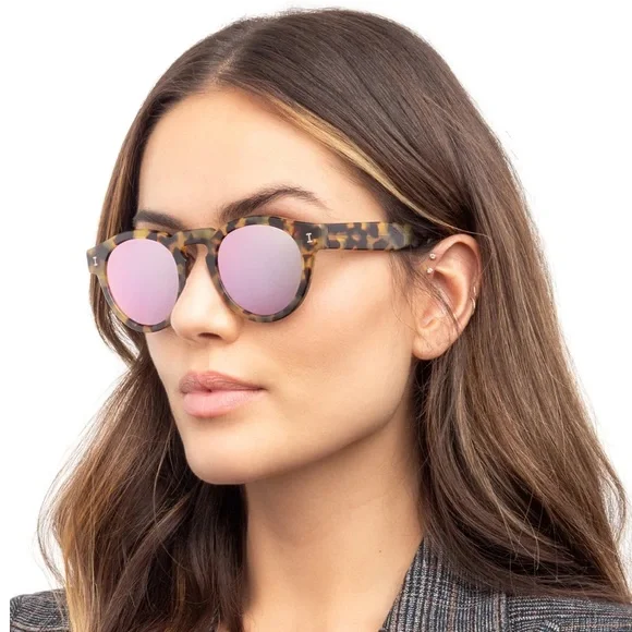 Illesteva | Accessories | Illesteva Leonard Sunglasses  display picture 1